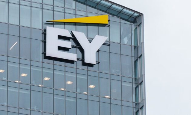 EY